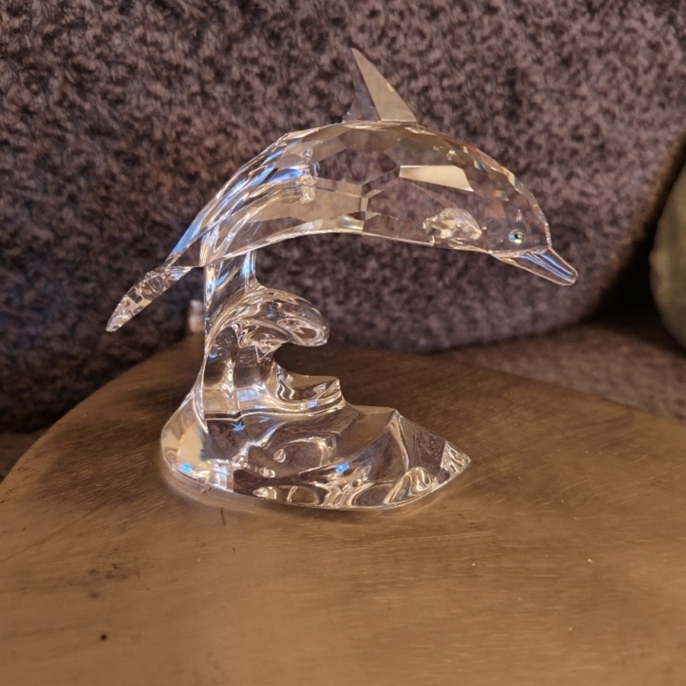 COPY - Swarovski Crystal Dolphin Figurine / original box missing